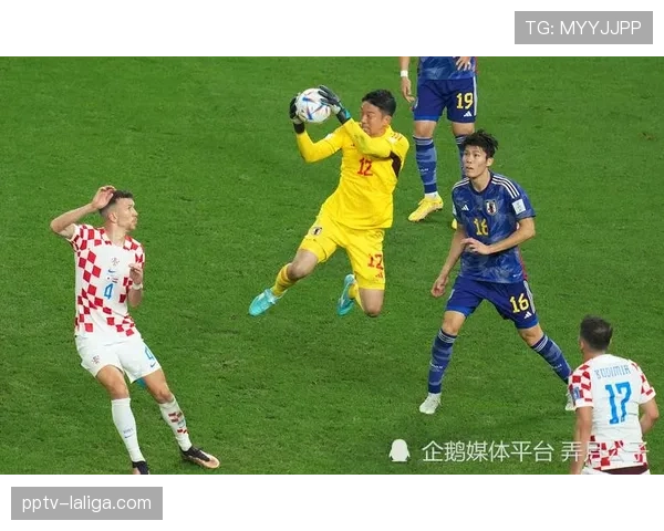 科隆主场攻势压制不莱梅，中场卡明斯基制造点球展现战术作用